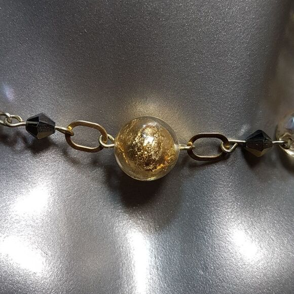 42" gold and black tone beaded necklace with clasp. - Picture 4 of 7